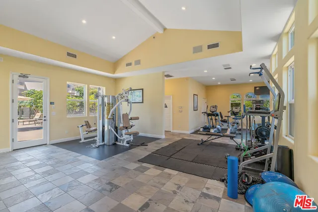 $2,295,000 | 23963 De Ville Way, Malibu, CA 90265