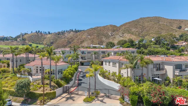 $2,295,000 | 23963 De Ville Way, Malibu, CA 90265