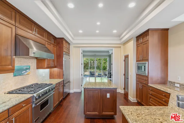 $2,295,000 | 23963 De Ville Way, Malibu, CA 90265