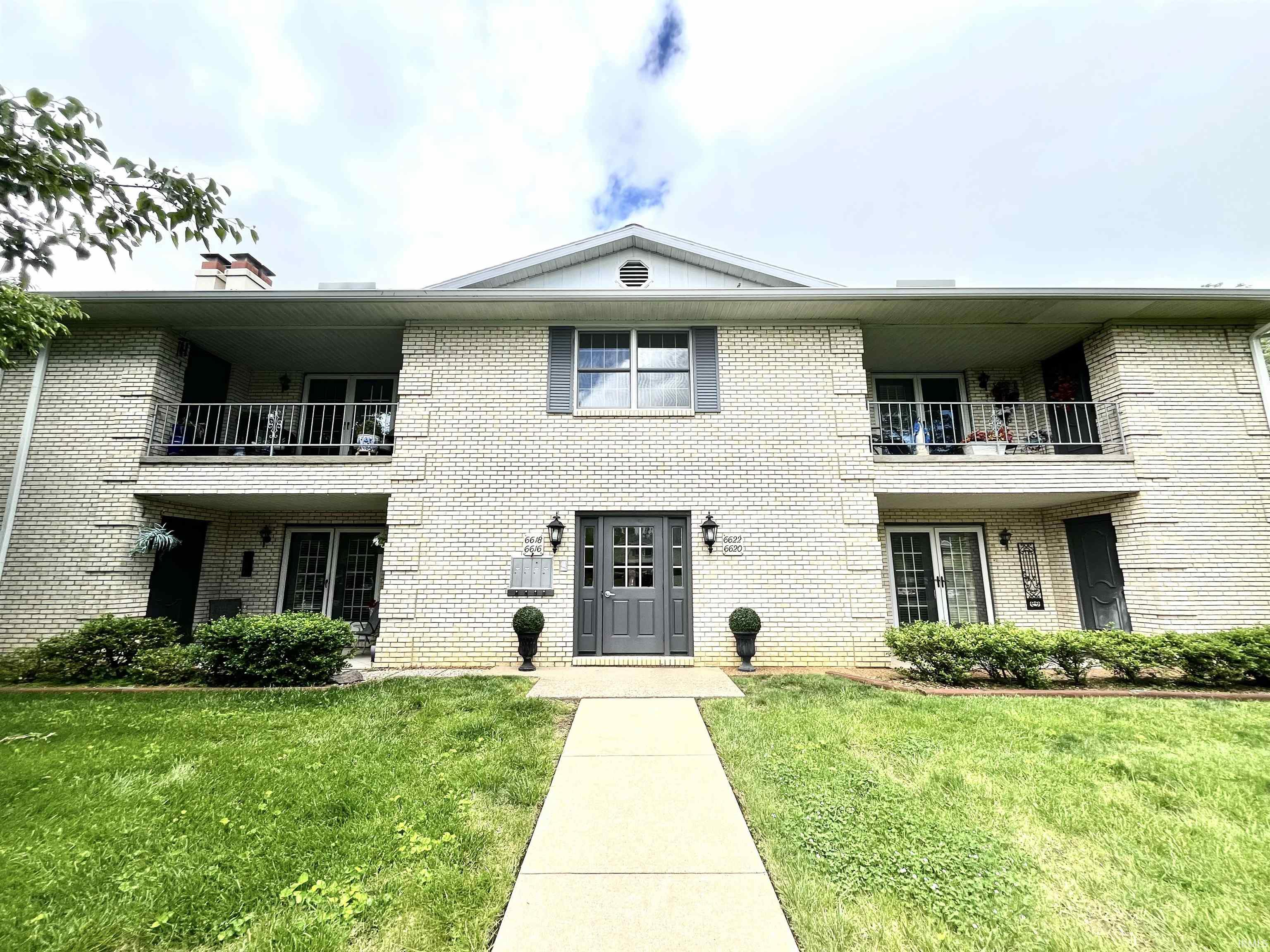 6618 Newburgh Road Evansville, IN 47715 - Photo 1 of 30