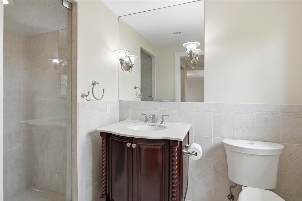 653 Perrien Place Grosse Pointe, MI 48236 - Photo 37 of 54