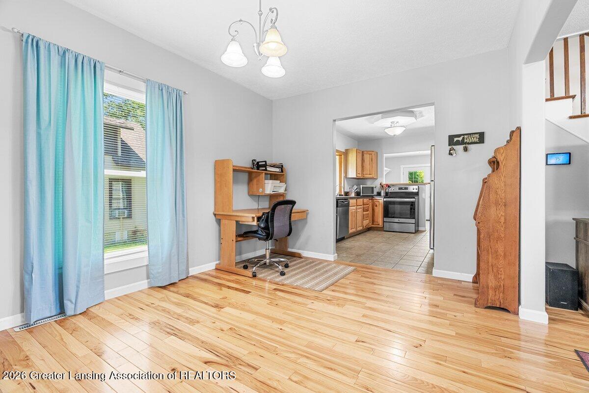 1332 West Valley Road Lansing, MI 48906 - Photo 9 of 33 Media Jett - 14 (2)