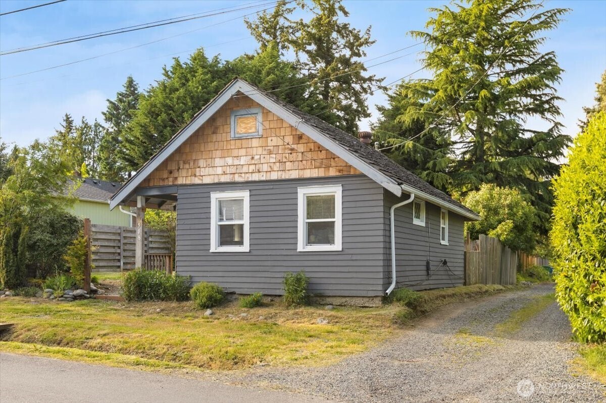 508 North 95th Street Seattle, WA 98103 - Photo 4 of 29 Gallery Image 4