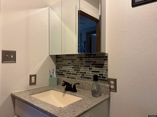 $279,000 | 85 Webbwood Road, Riverton, WY 82501