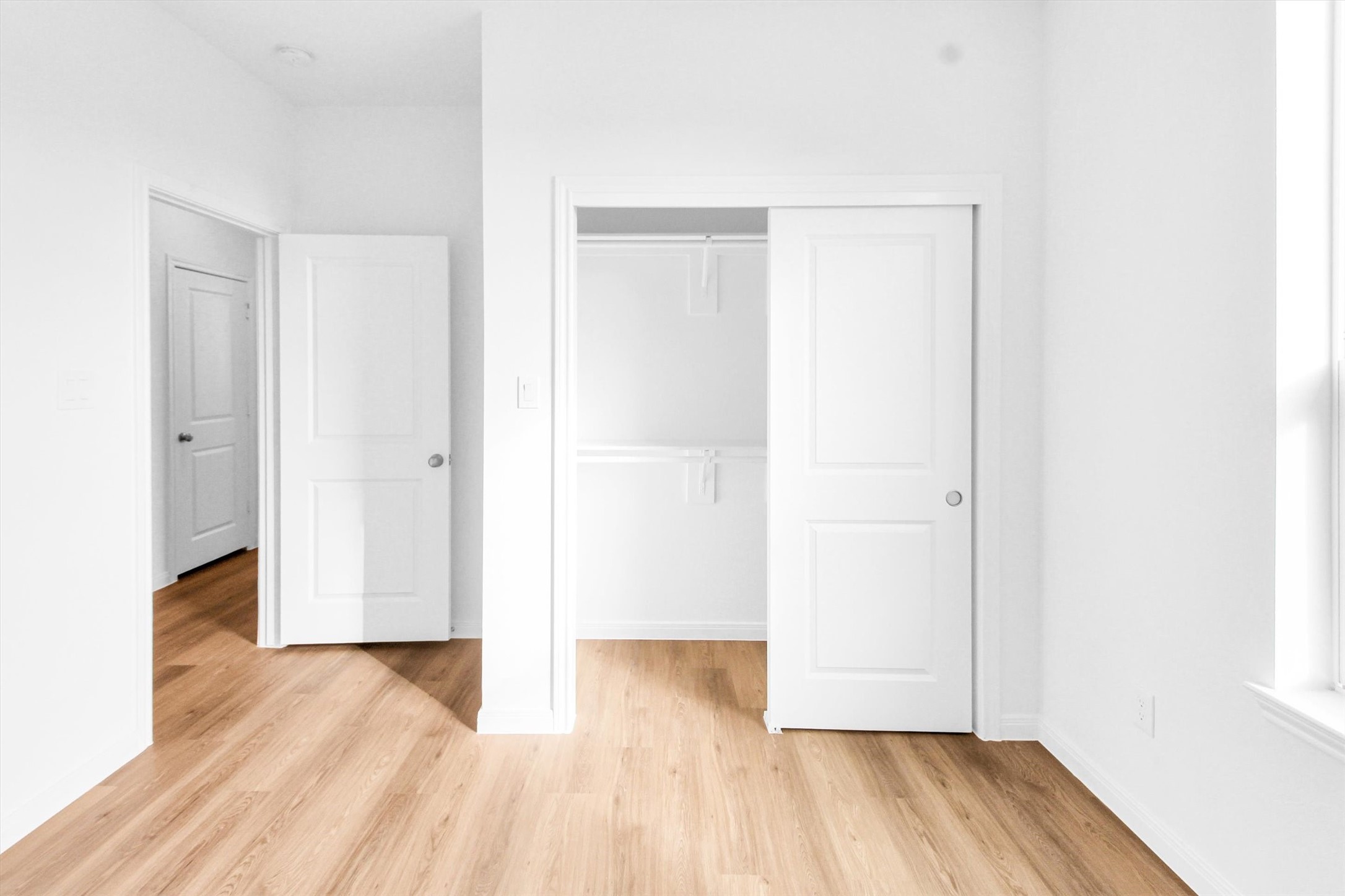 5325 Rue Street Houston, TX 77033 - Photo 26 of 34 a view of hallway with wooden floor