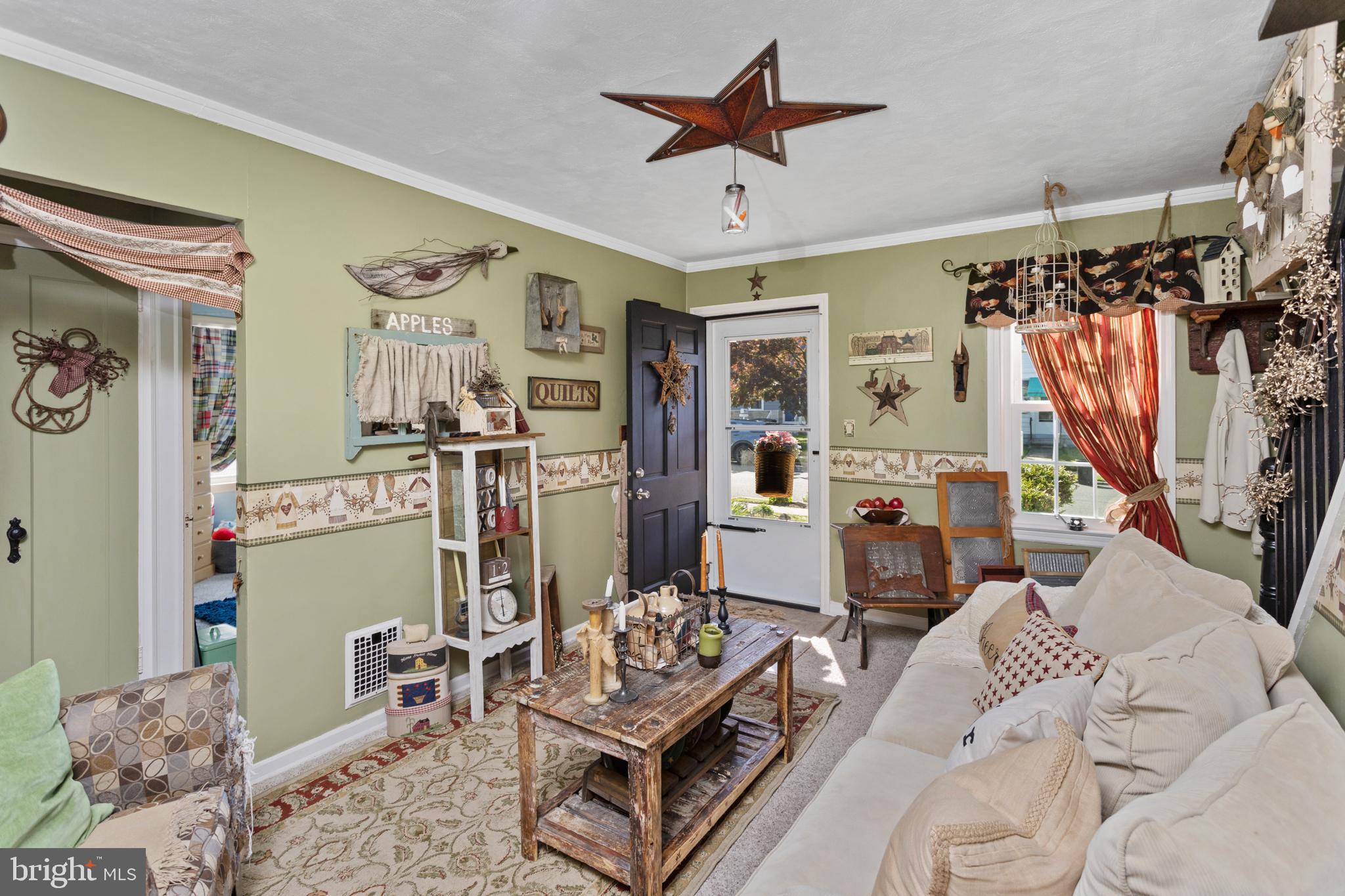 205 Maddock Avenue Hamilton, NJ 08610 - Photo 4 of 31