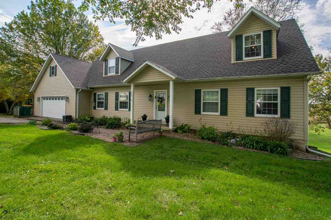 900 Vista Road Ely, IA 52227 - Photo 2 of 41 Gallery Image 2