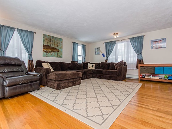 100 Temple Road Waltham, MA 02452 - Photo 8 of 27 Gallery Image 8