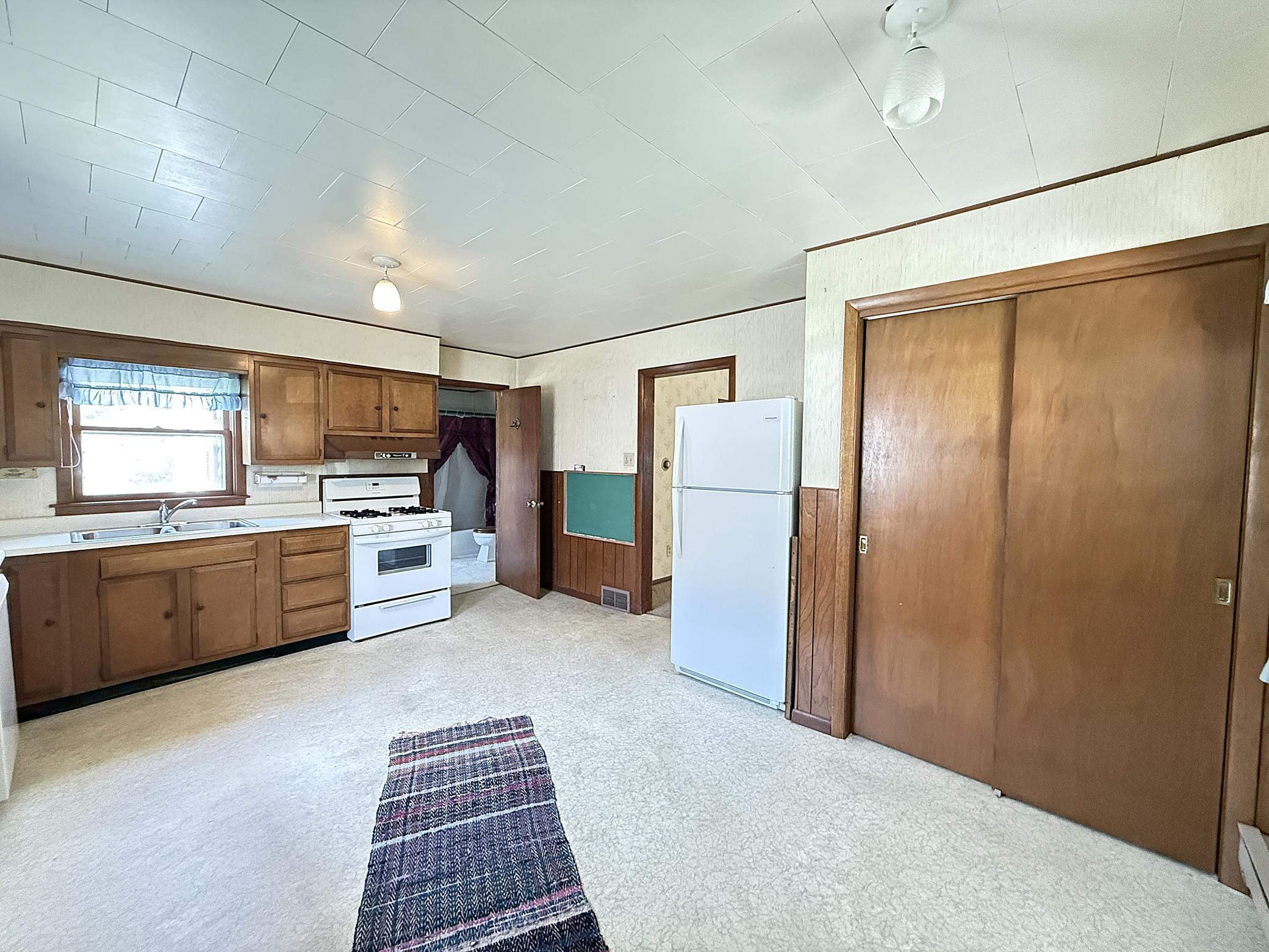 324 Maple Street Sacred Heart, MN 56285 - Photo 11 of 34