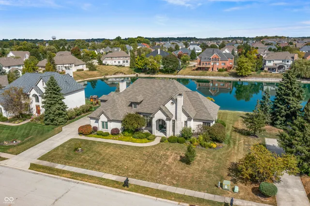 $995,000 | 2444 Laurel Lakes Boulevard, Carmel, IN 46032