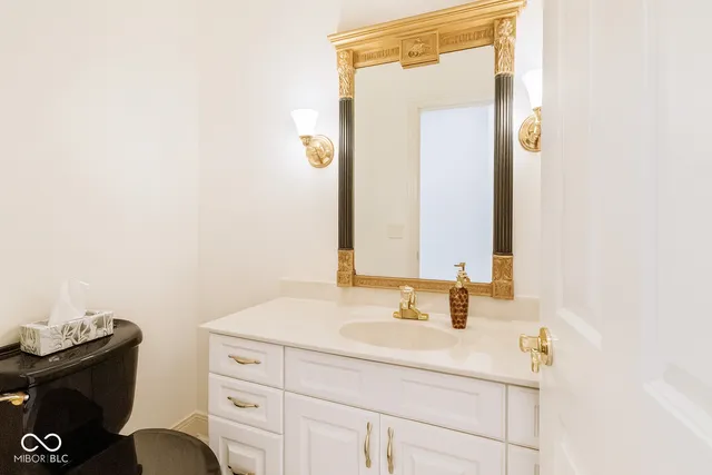 $995,000 | 2444 Laurel Lakes Boulevard, Carmel, IN 46032