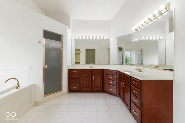 $995,000 | 2444 Laurel Lakes Boulevard, Carmel, IN 46032