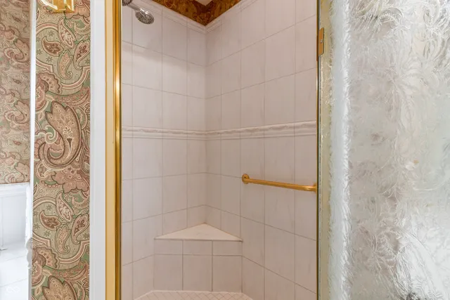 $995,000 | 2444 Laurel Lakes Boulevard, Carmel, IN 46032