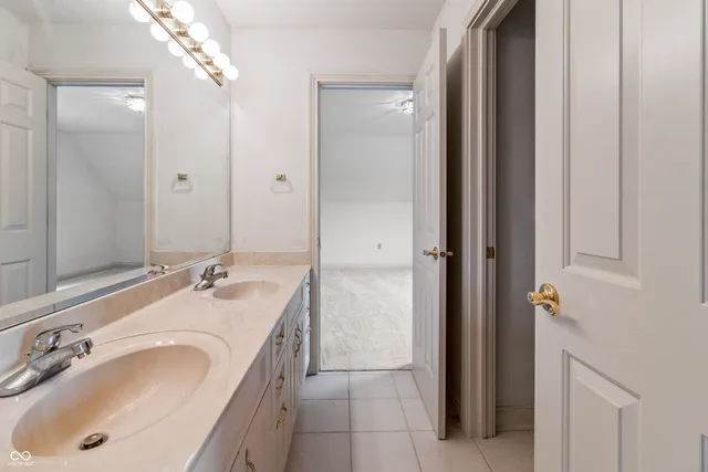 $995,000 | 2444 Laurel Lakes Boulevard, Carmel, IN 46032