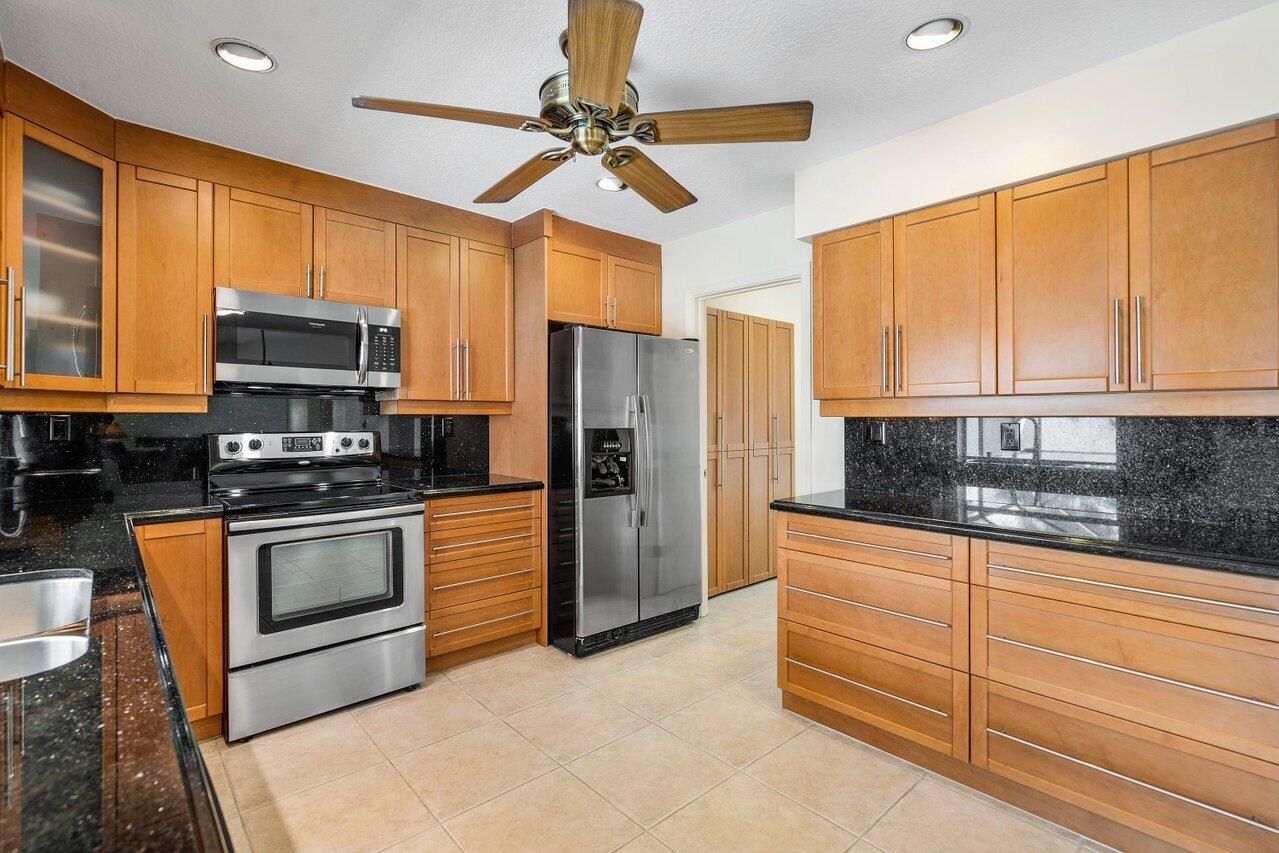 20946 Raindance Lane Boca Raton, FL 33428 - Photo 14 of 43 Kitchen