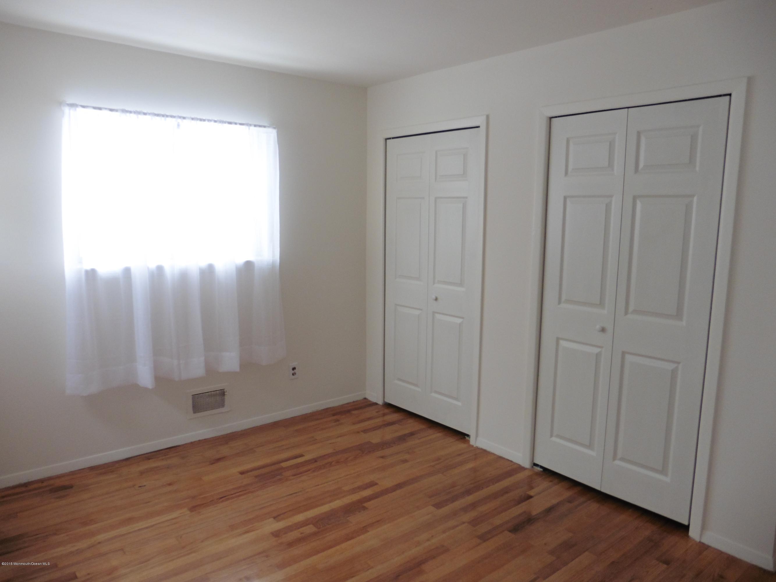 667 Hopping Road Belford, NJ 07718 - Photo 11 of 25 P1000435