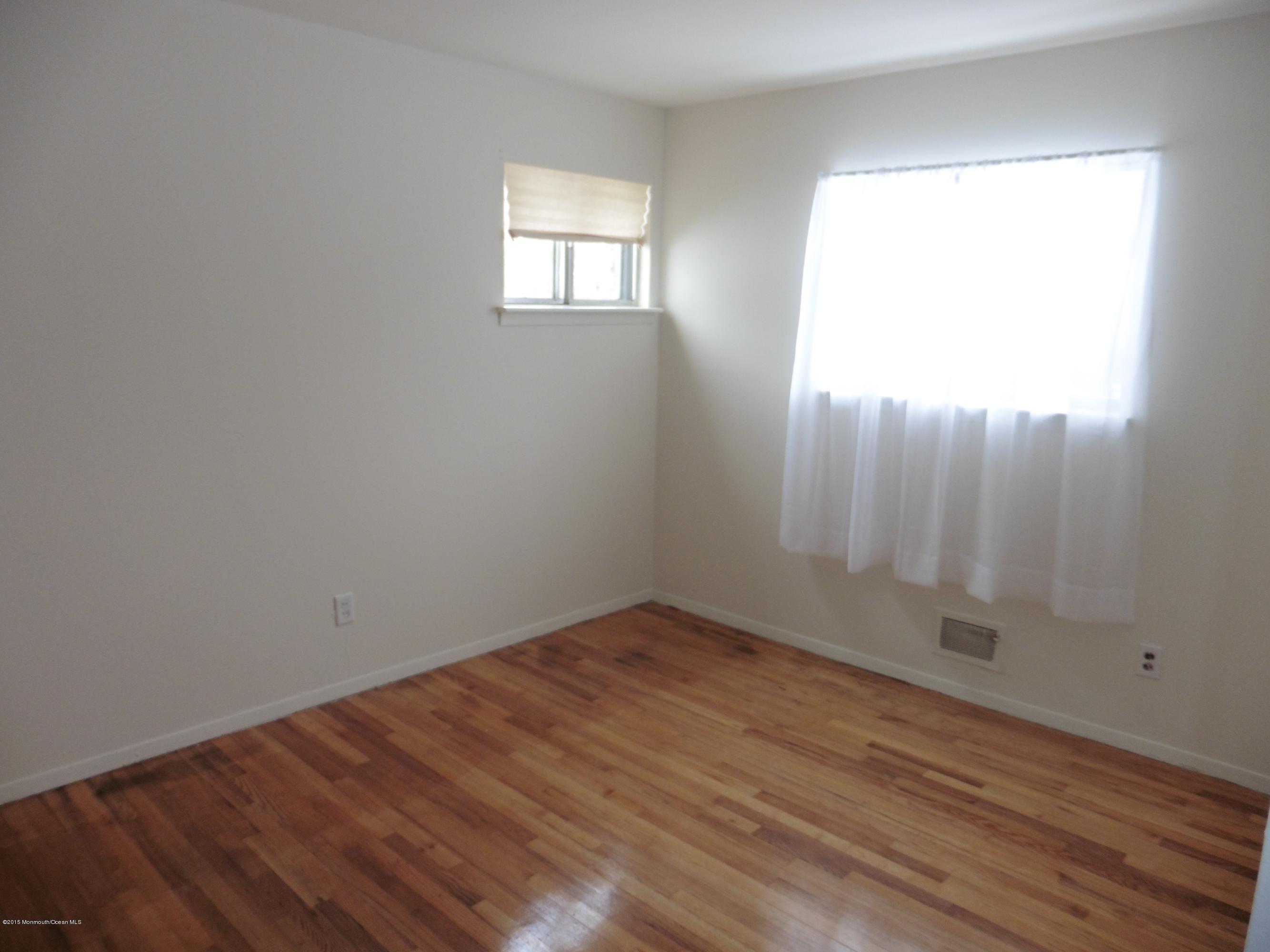 667 Hopping Road Belford, NJ 07718 - Photo 12 of 25 P1000436