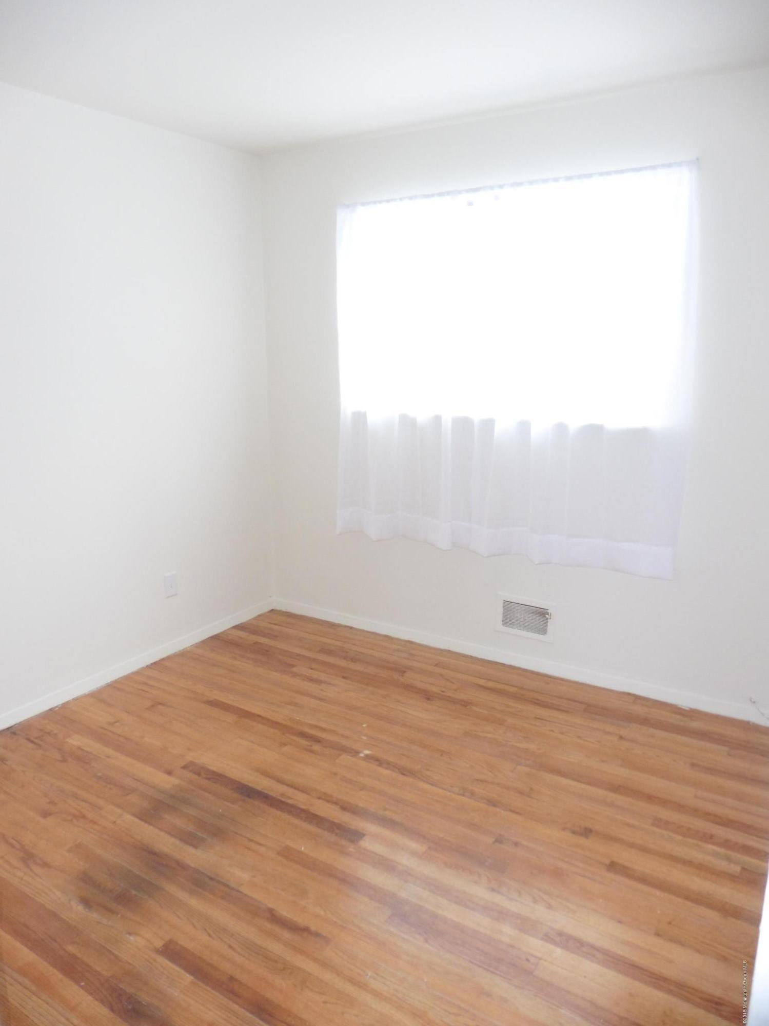 667 Hopping Road Belford, NJ 07718 - Photo 14 of 25 P1000438
