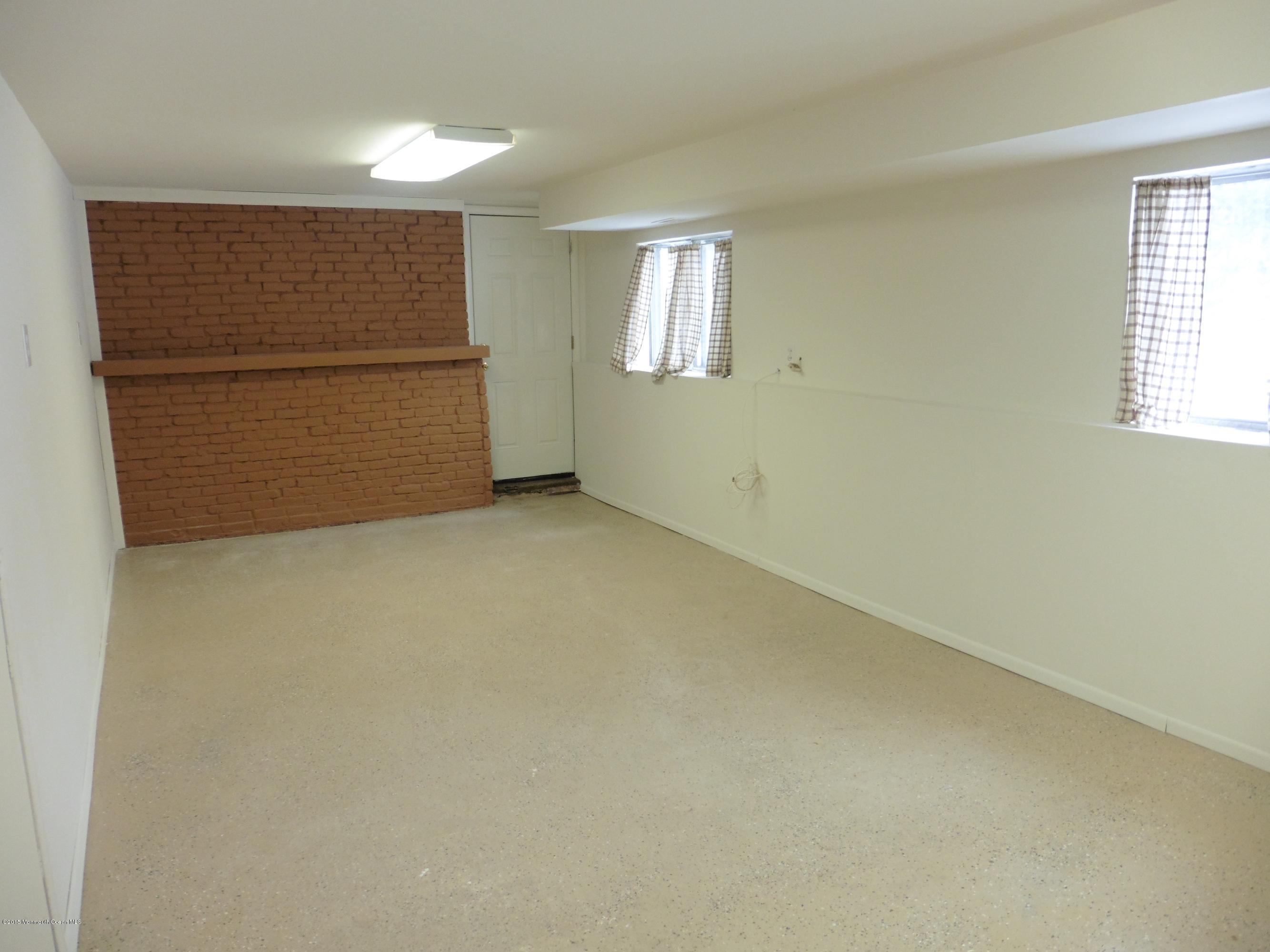 667 Hopping Road Belford, NJ 07718 - Photo 21 of 25 P1000453