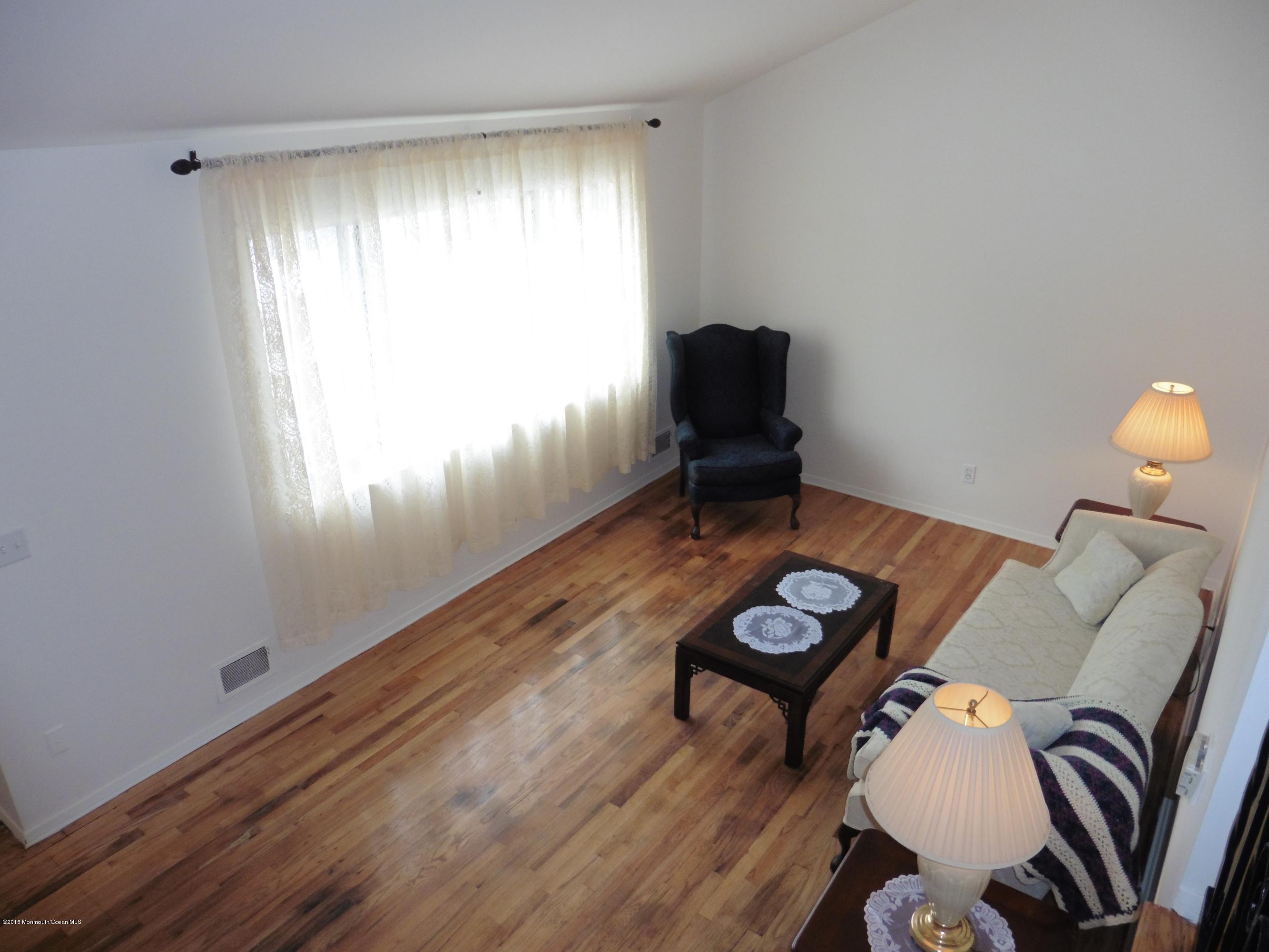 667 Hopping Road Belford, NJ 07718 - Photo 5 of 25 4