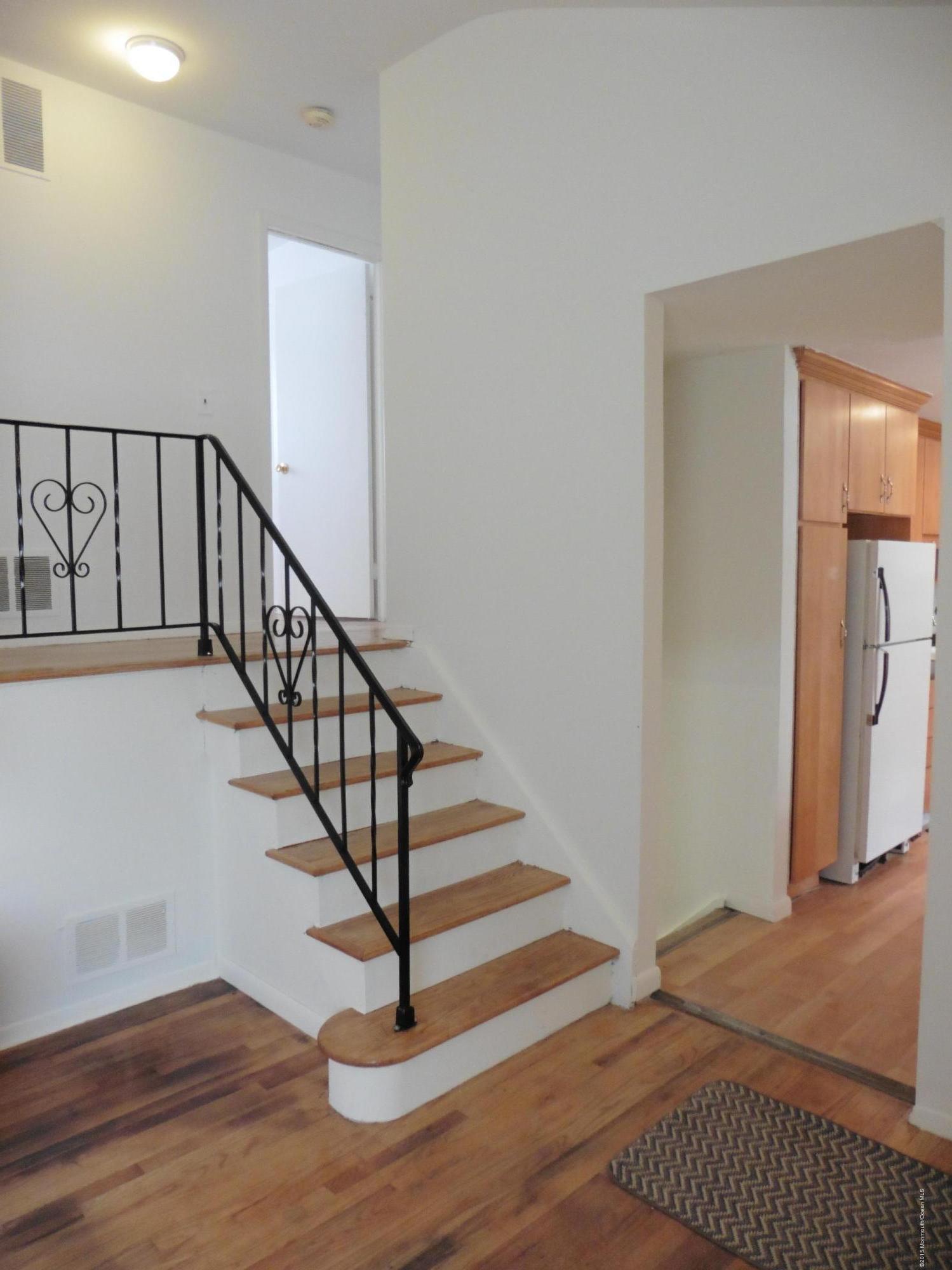667 Hopping Road Belford, NJ 07718 - Photo 10 of 25 11