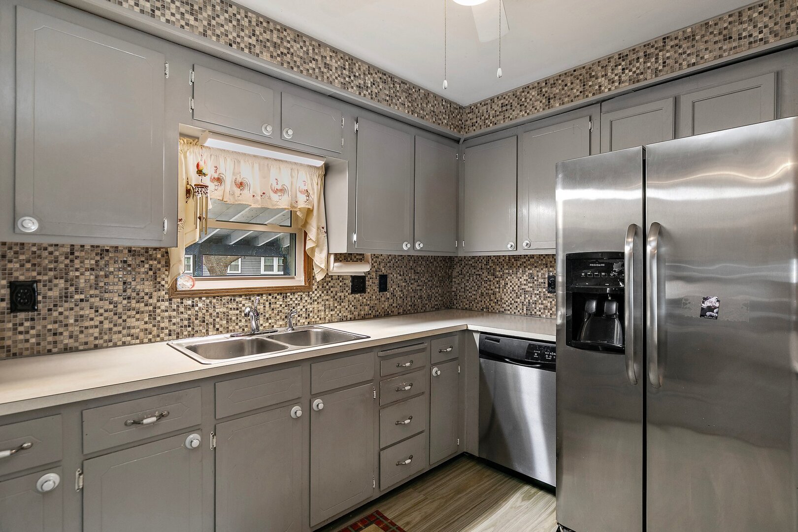 221 Big Peninsula Road Elgin, IL 60123 - Photo 13 of 26