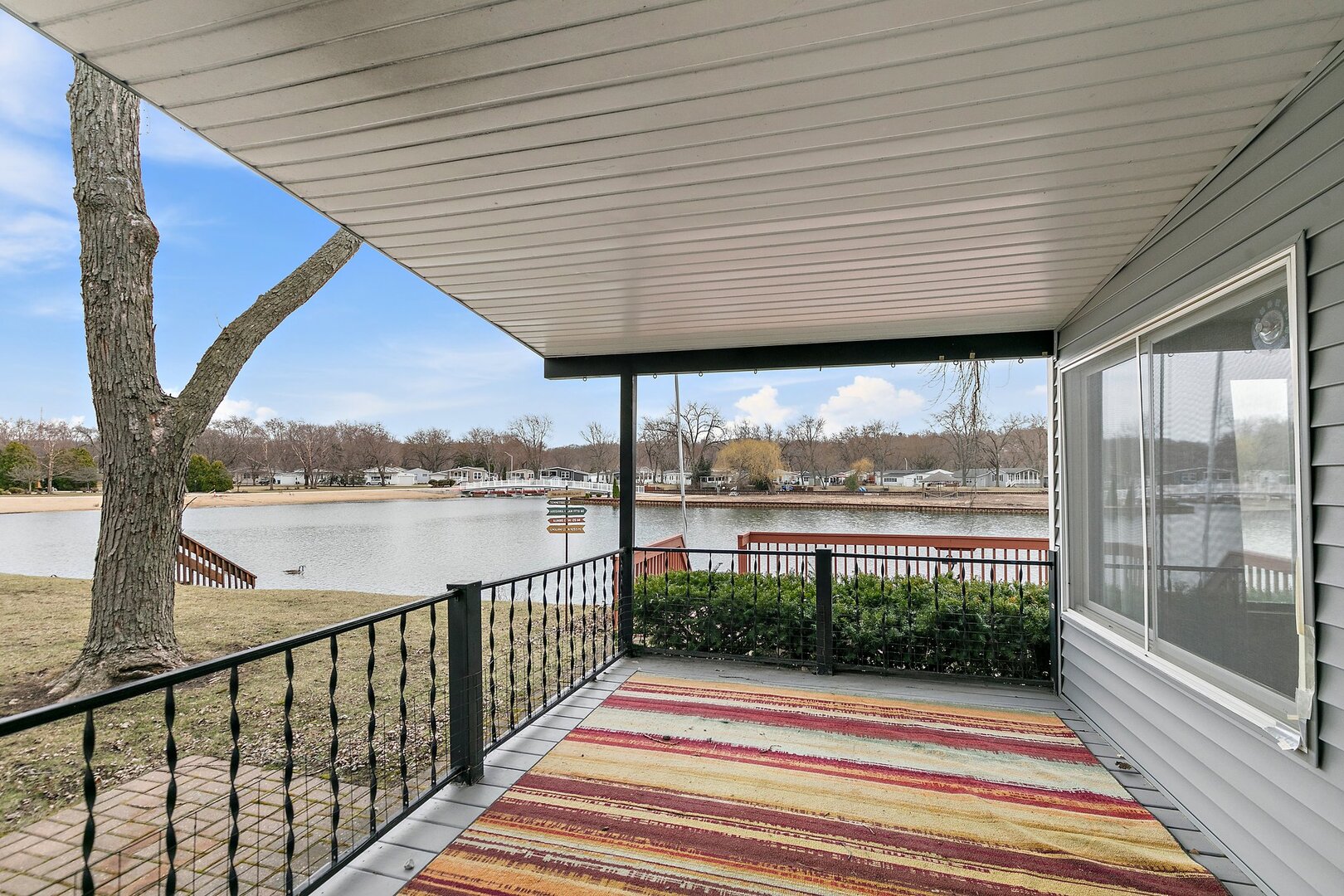 221 Big Peninsula Road Elgin, IL 60123 - Photo 3 of 26