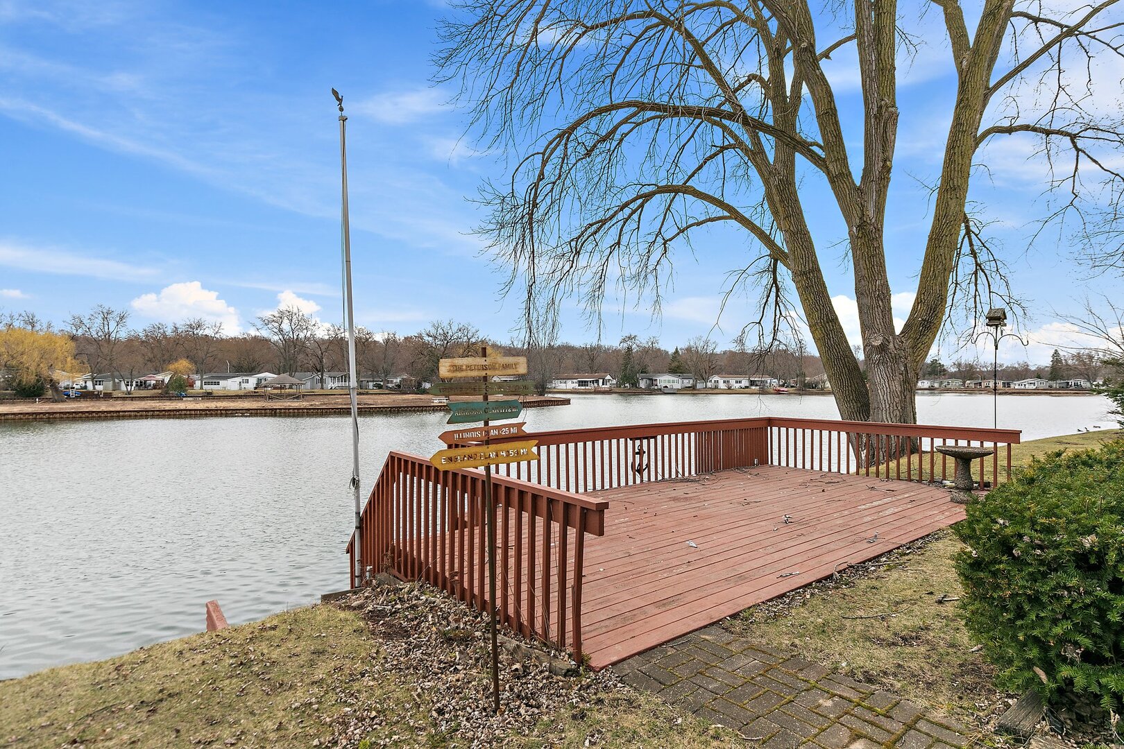 221 Big Peninsula Road Elgin, IL 60123 - Photo 4 of 26