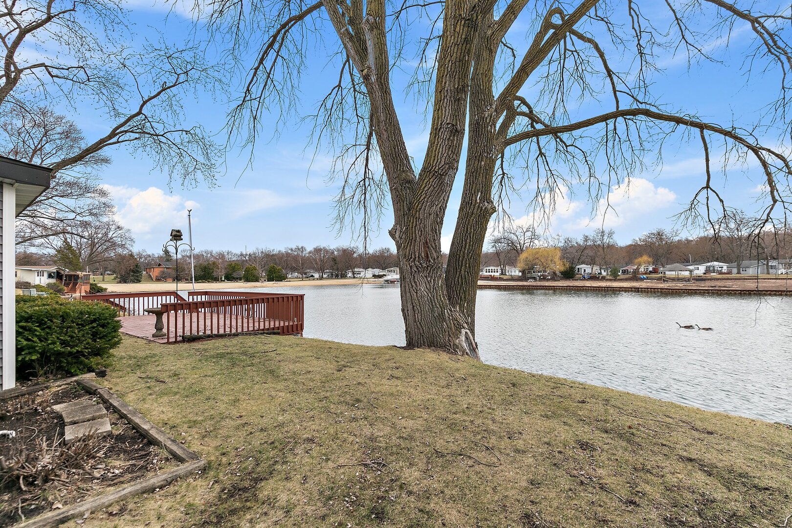 221 Big Peninsula Road Elgin, IL 60123 - Photo 6 of 26