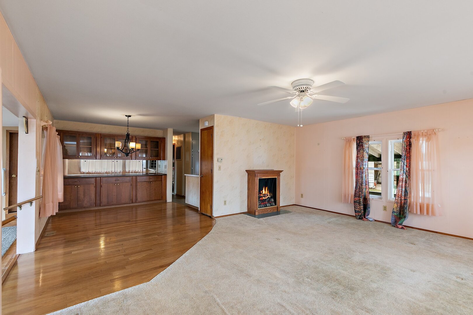 221 Big Peninsula Road Elgin, IL 60123 - Photo 10 of 26