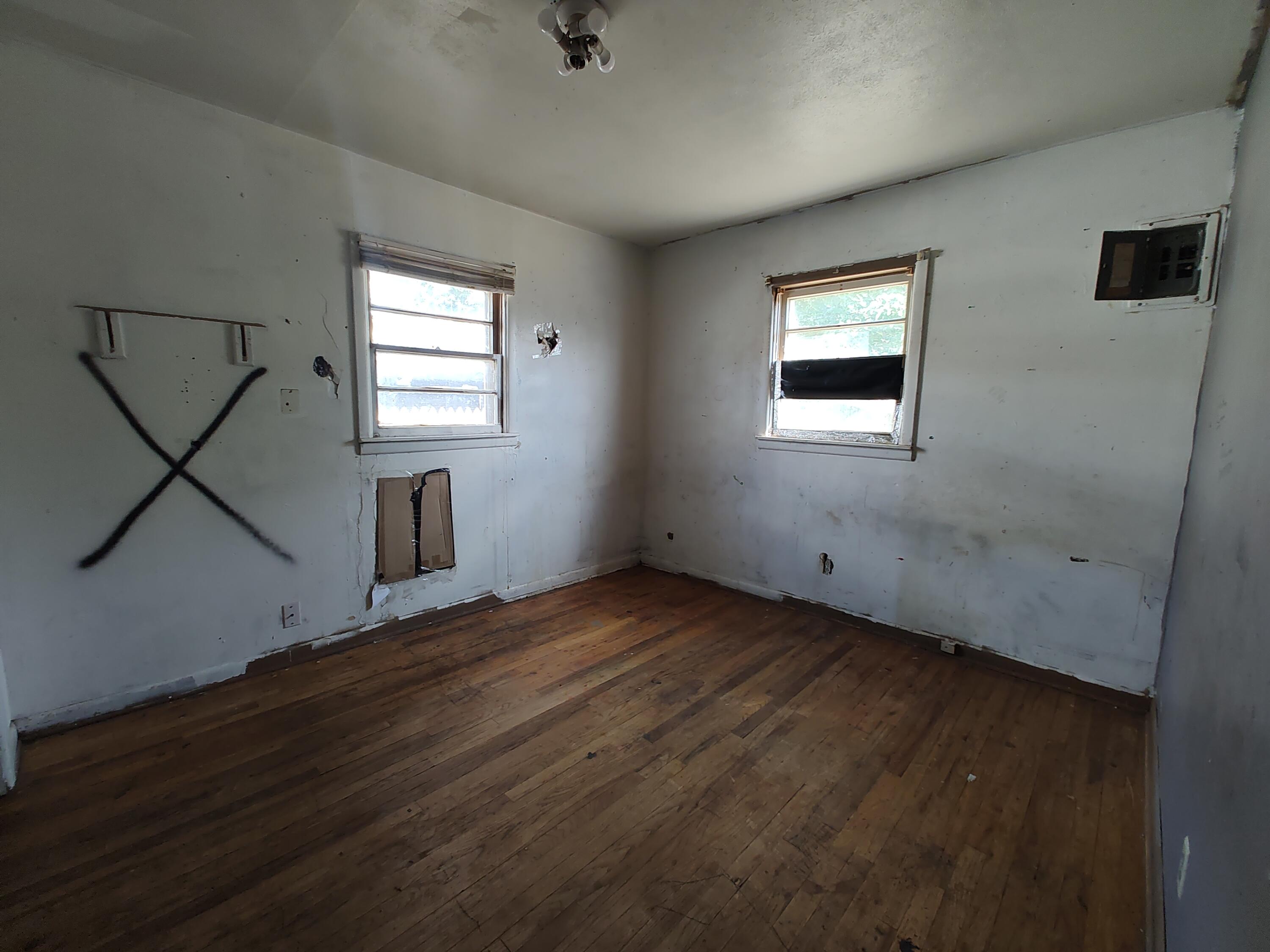 2205 38th Street Lubbock, TX 79412 - Photo 13 of 25 IMG_20250819_165319719 (1)