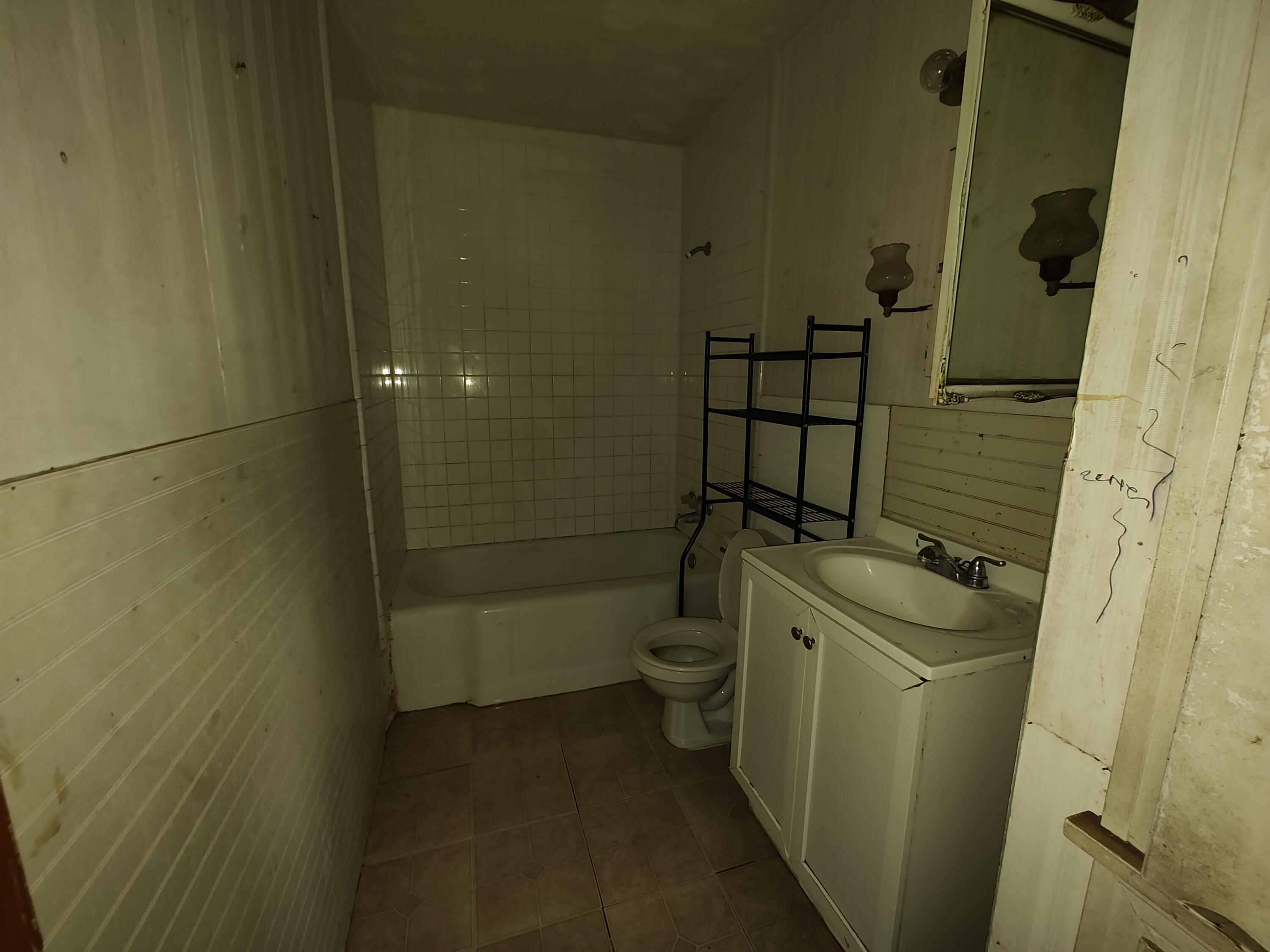 2205 38th Street Lubbock, TX 79412 - Photo 18 of 25 IMG_20250819_165358851 (1)