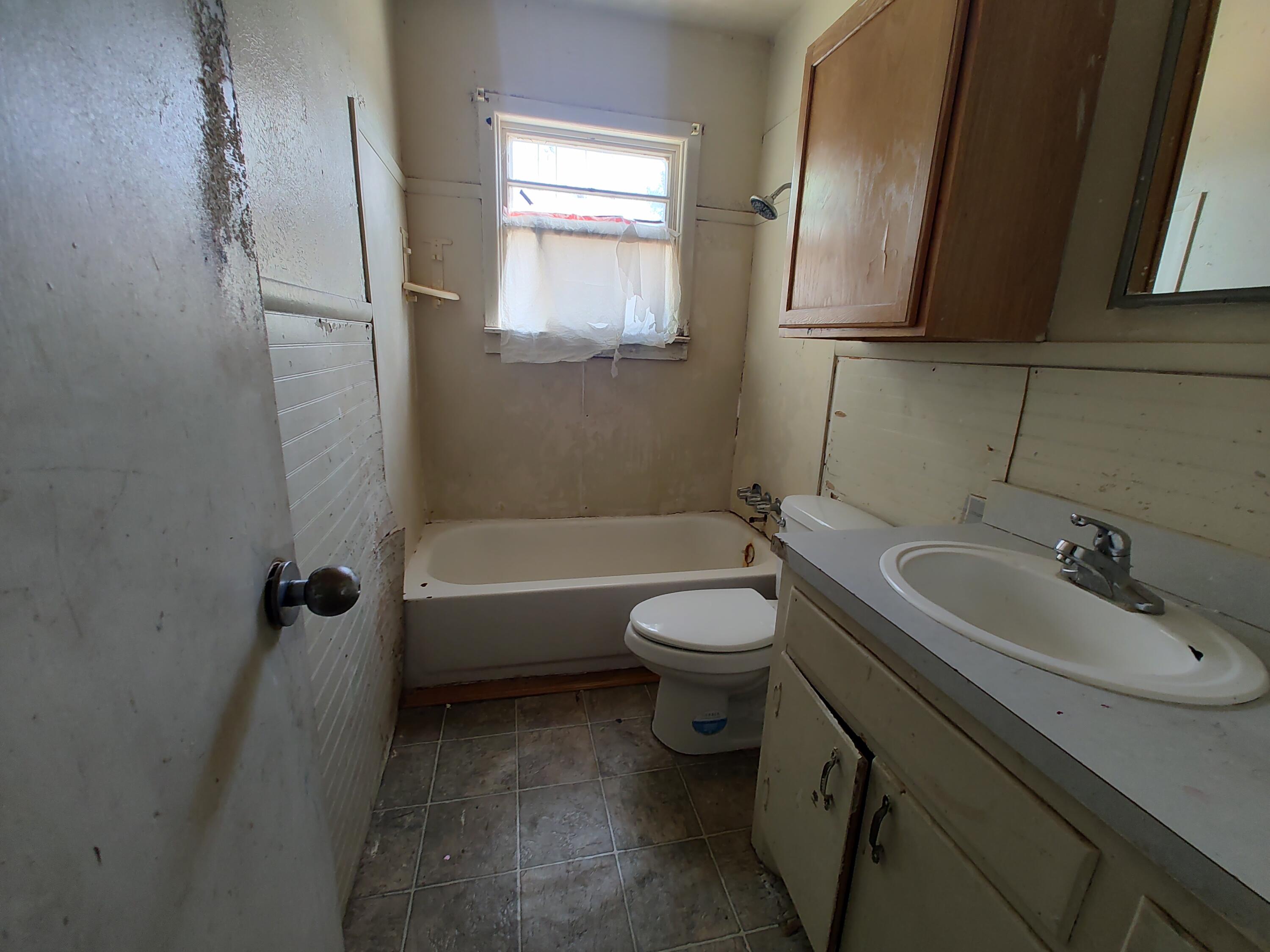 2205 38th Street Lubbock, TX 79412 - Photo 20 of 25 IMG_20250819_165301125_HDR (1)