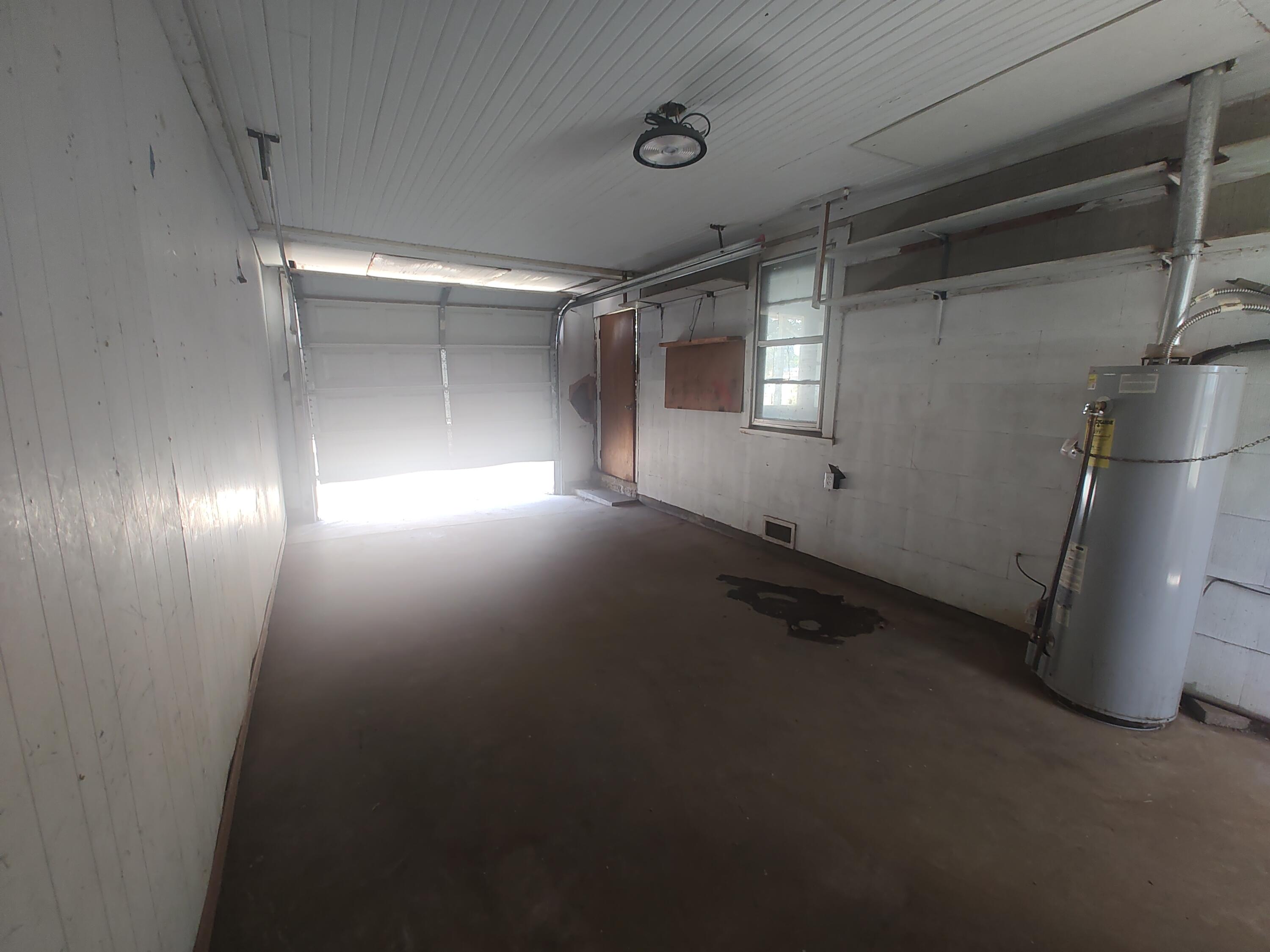 2205 38th Street Lubbock, TX 79412 - Photo 22 of 25 IMG_20250819_165850827 (1)