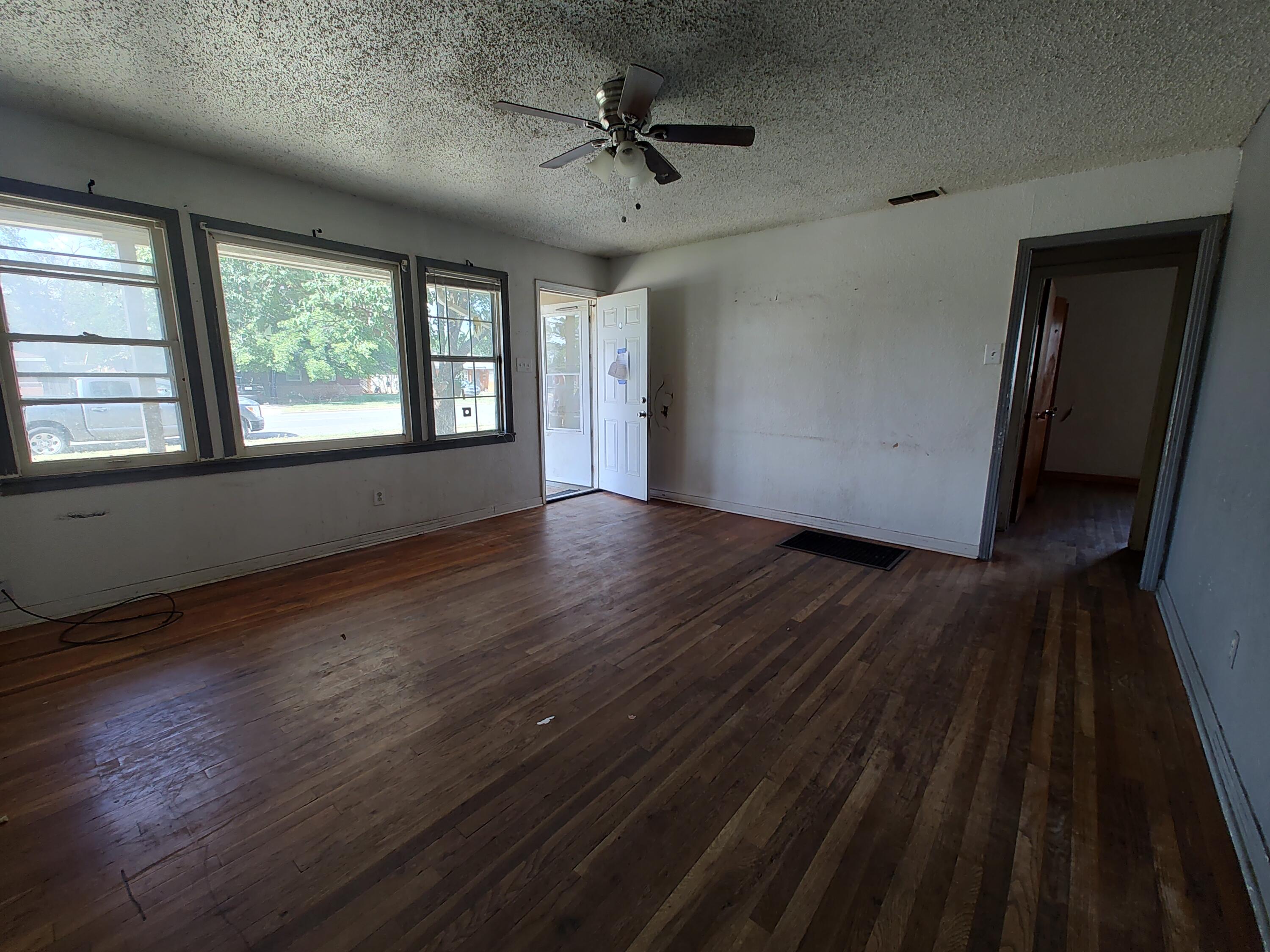 2205 38th Street Lubbock, TX 79412 - Photo 4 of 25 IMG_20250819_165200694_HDR (1)