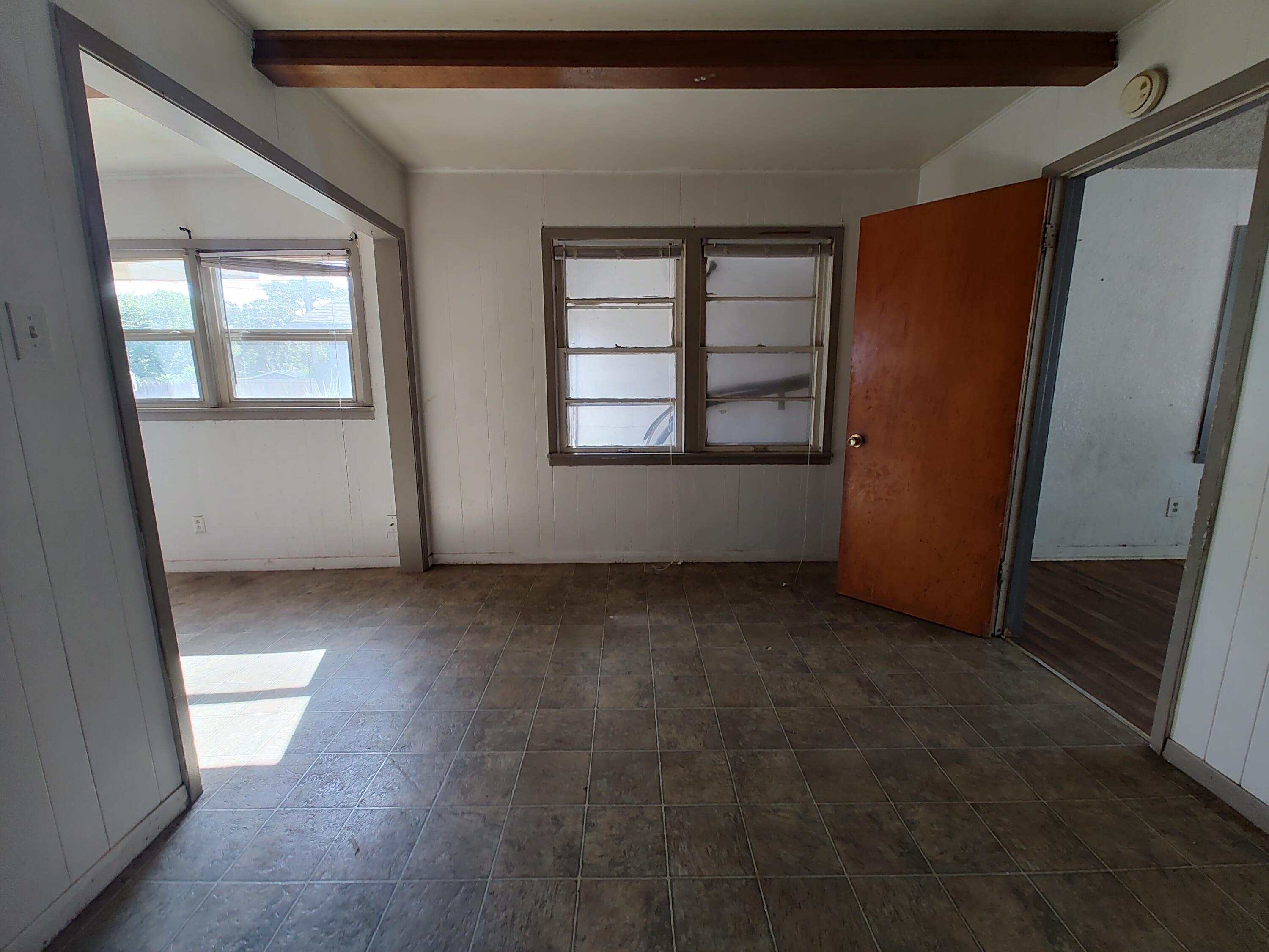 2205 38th Street Lubbock, TX 79412 - Photo 6 of 25 IMG_20250819_165219605_HDR (1)