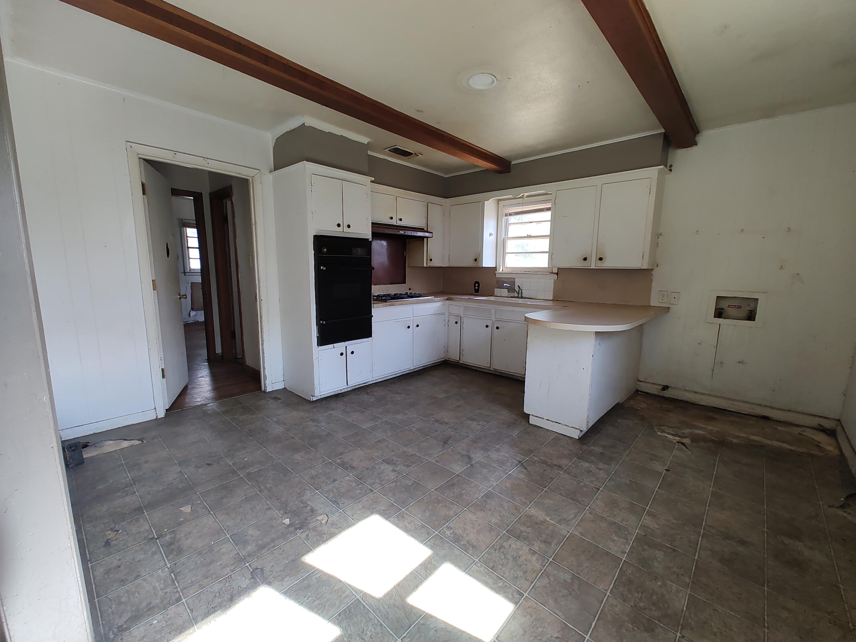 2205 38th Street Lubbock, TX 79412 - Photo 7 of 25 IMG_20250819_165232041