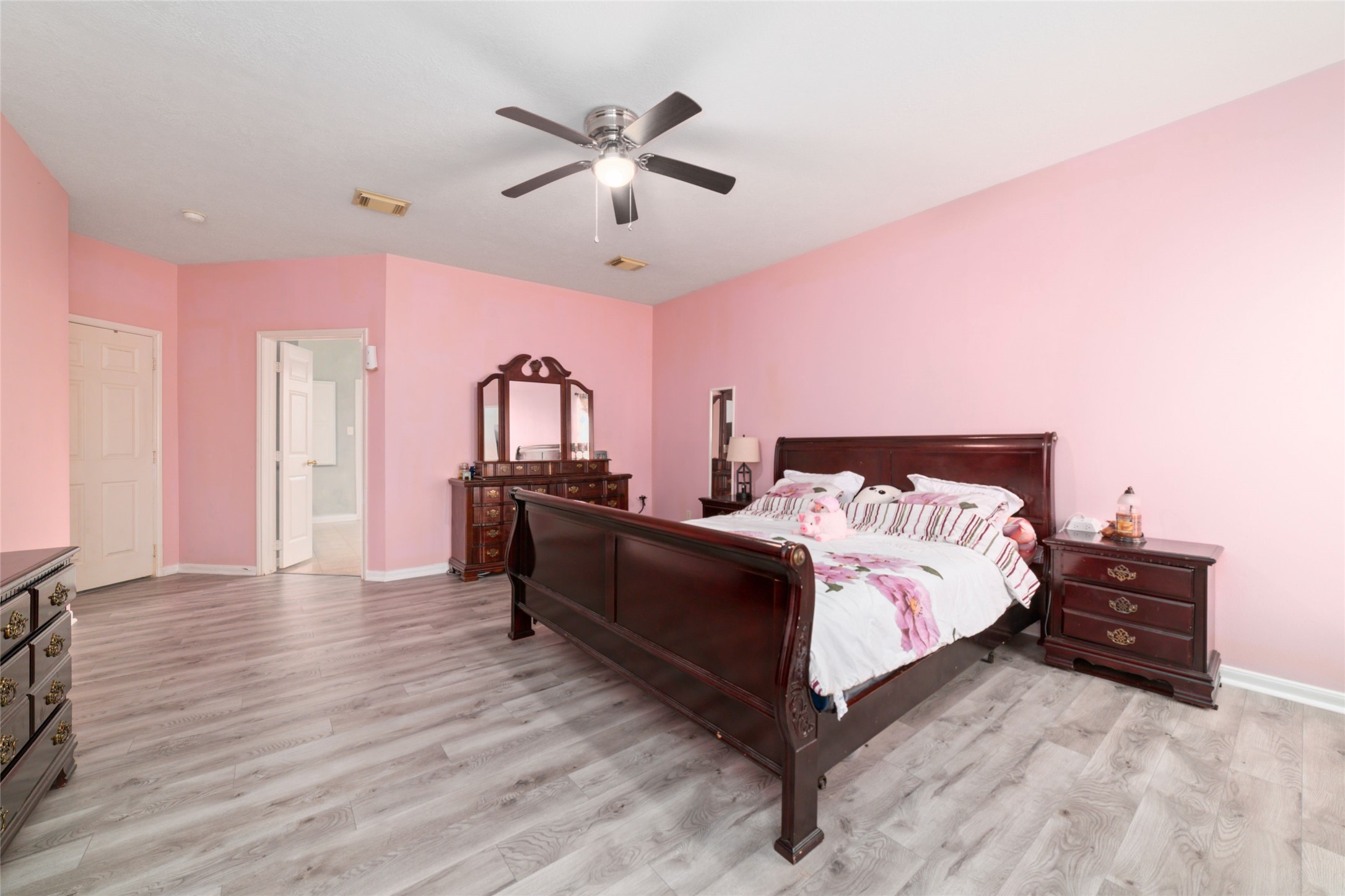 9003 Memorial Hills Drive Spring, TX 77379 - Photo 18 of 39 Master ensuite