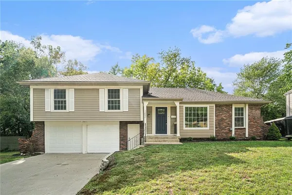 $295,000 | 12904 Overhill Avenue, Grandview, MO 64030