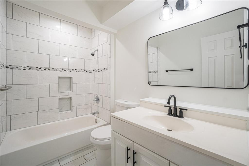 12904 Overhill Avenue Grandview, MO 64030 - Photo 22 of 30
