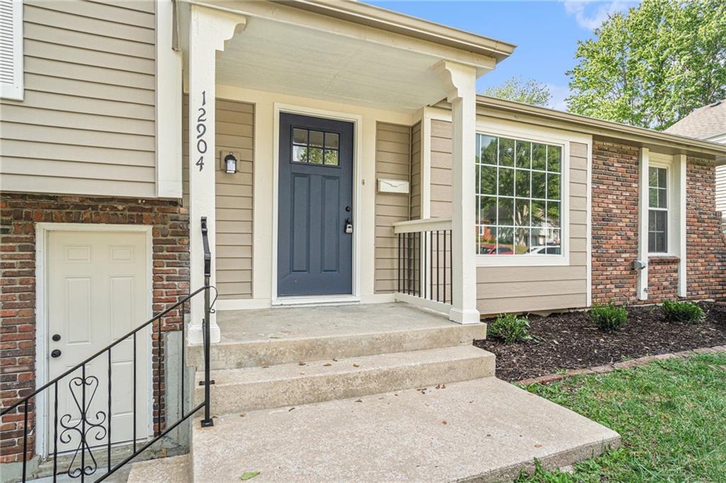 12904 Overhill Avenue Grandview, MO 64030 - Photo 4 of 30
