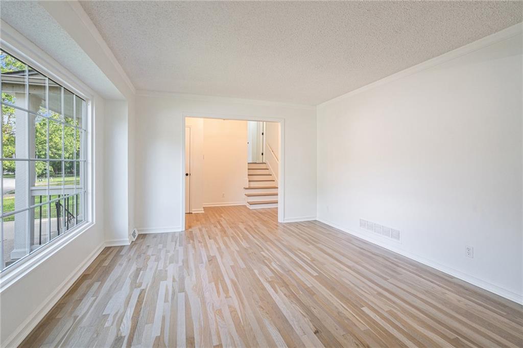 12904 Overhill Avenue Grandview, MO 64030 - Photo 7 of 30