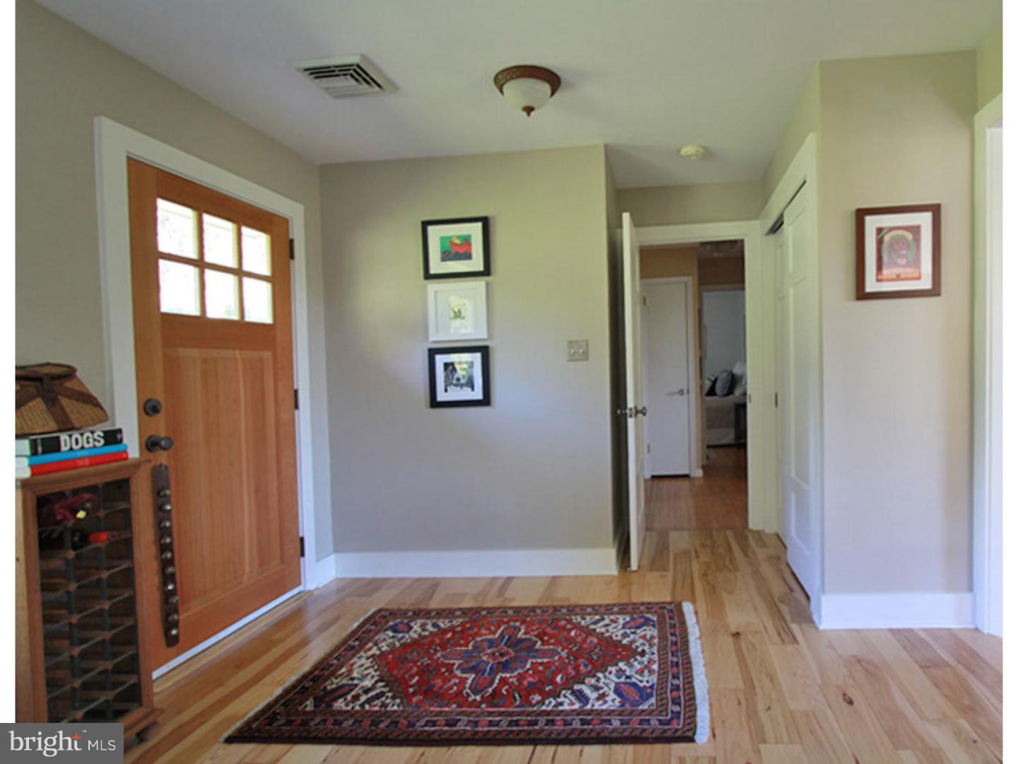 40 Buttonwood Lane Spring City, PA 19475 - Photo 2 of 25 Foyer