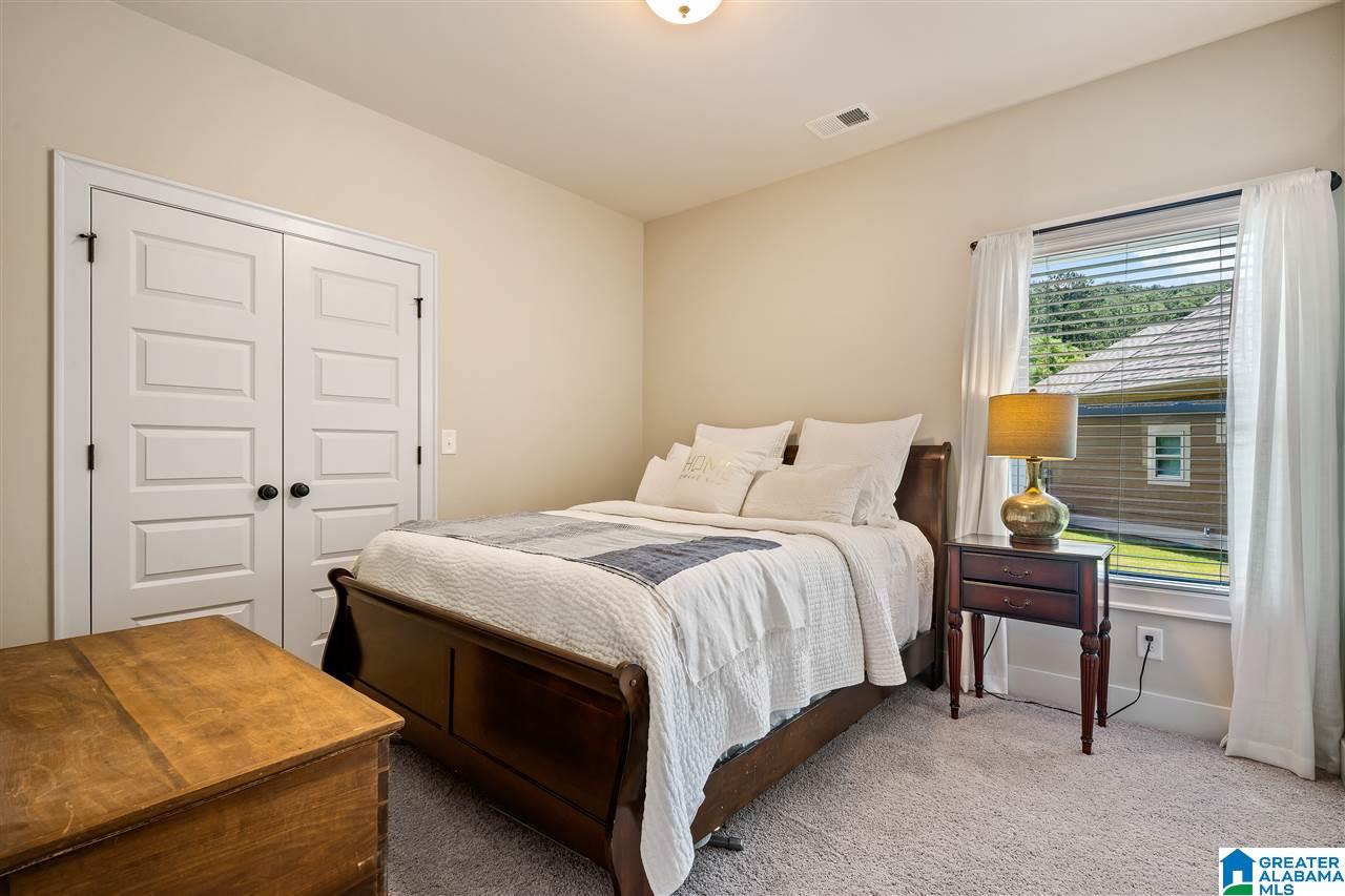 1465 Valley Trace Birmingham, AL 35210 - Photo 22 of 34