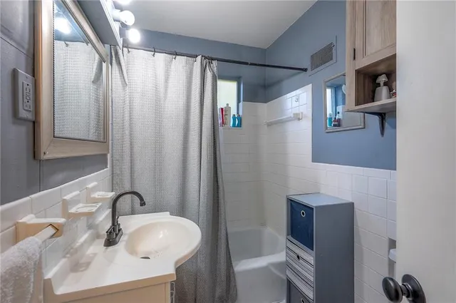 $395,000 | 7909 Grandview Street, Overland Park, KS 66204