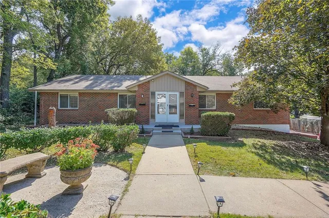 $395,000 | 7909 Grandview Street, Overland Park, KS 66204