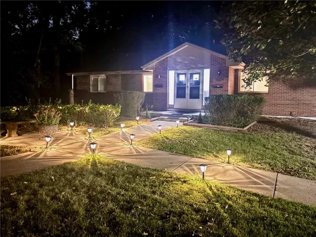 $395,000 | 7909 Grandview Street, Overland Park, KS 66204