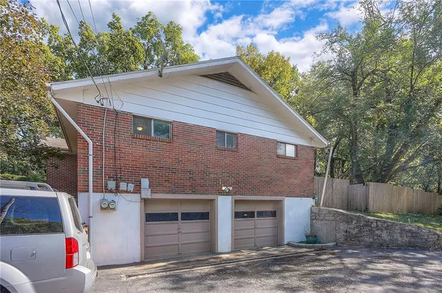 $395,000 | 7909 Grandview Street, Overland Park, KS 66204