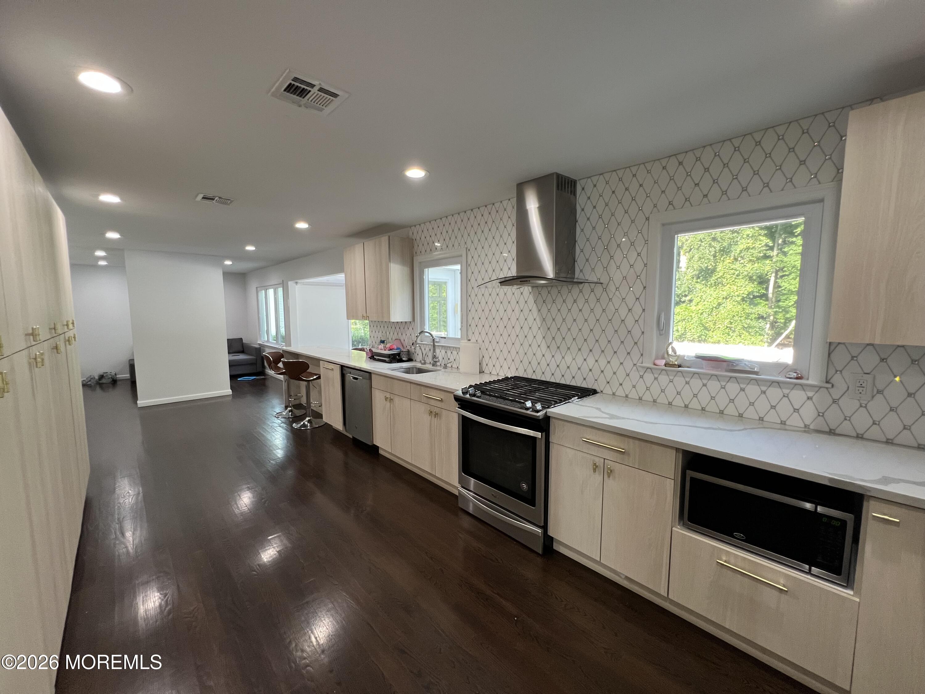 8 Ridge Road West Long Branch, NJ 07764 - Photo 5 of 37 IMG_8831