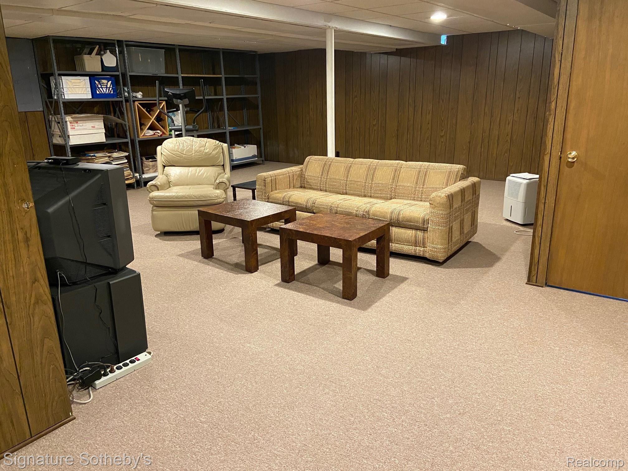 31445 Old Cannon Road Franklin, MI 48025 - Photo 31 of 42 26.jpg